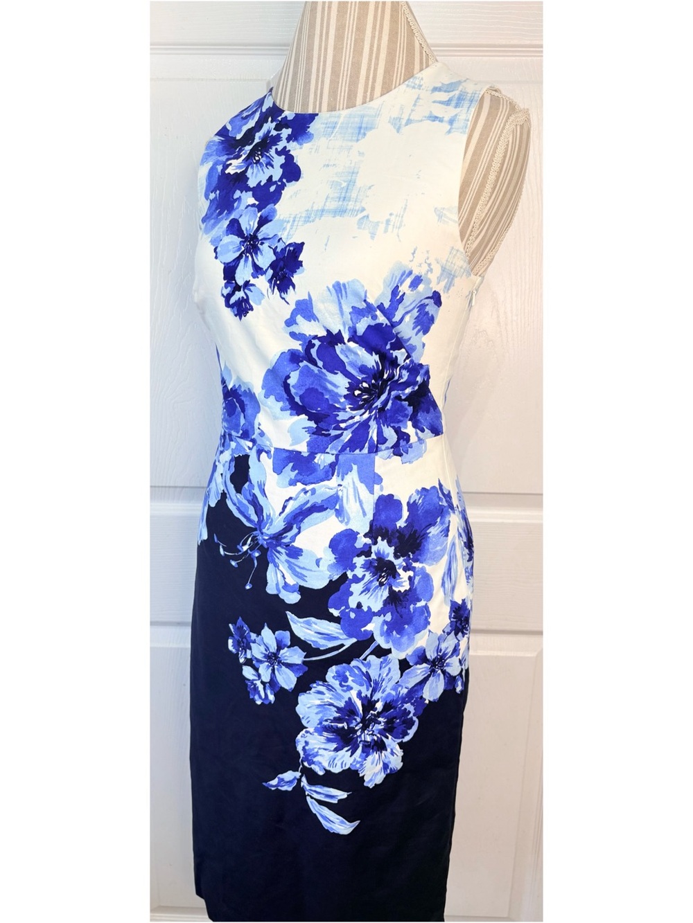 Anthropologie Maeve Vanda Navy and White Floral Sheath Pencil Dress Size 6